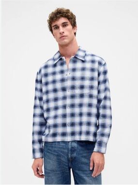 Gap Untucked Men’s Button Down Blue Plaid Shirt